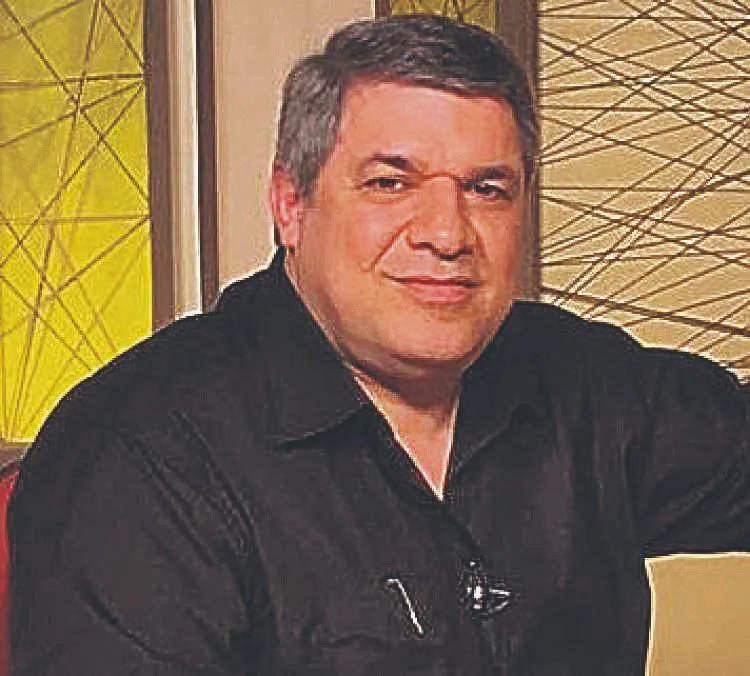 Imagem ilustrativa da imagem Padre Alessandro Campos lança livro interativo com reflexões