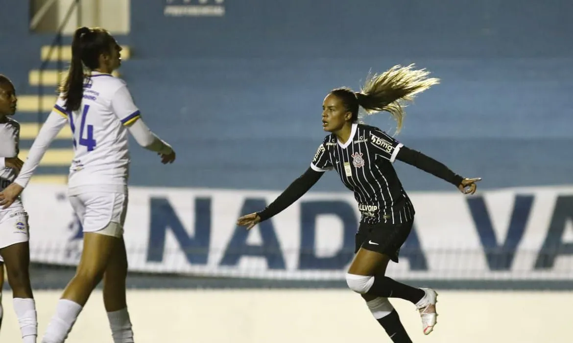 Imagem ilustrativa da imagem Corinthians vence e mantém liderança no Brasileiro Feminino