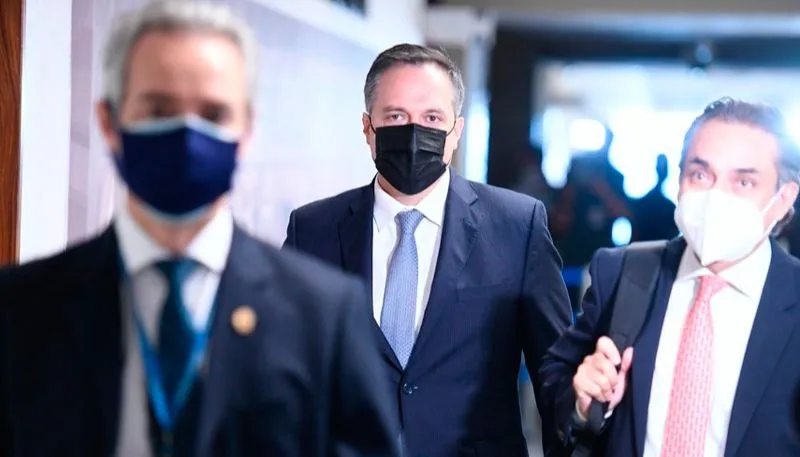 Imagem ilustrativa da imagem AO VIVO | CPI da Pandemia ouve o ex-presidente da Pfizer no Brasil