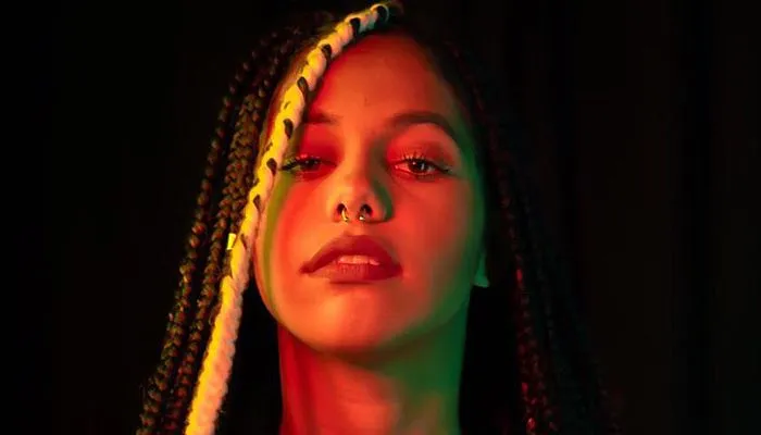 Imagem ilustrativa da imagem Uma mistura dançante de pop e funk de Gabriela Moulaz