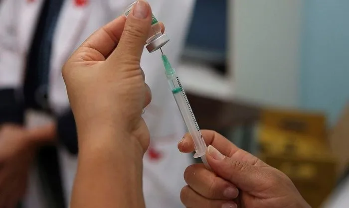 Imagem ilustrativa da imagem Cariacica abre vagas para vacinar trabalhadores da Educação contra Covid