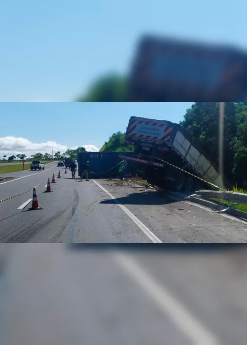 Imagem ilustrativa da imagem Caminhoneiro morre em acidente com carreta na BR-101