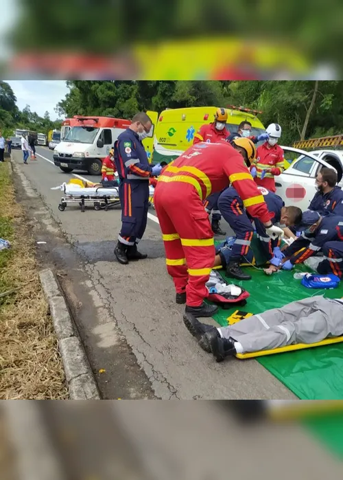 Imagem ilustrativa da imagem Acidente com cinco veículos deixa quatro feridos na BR-101