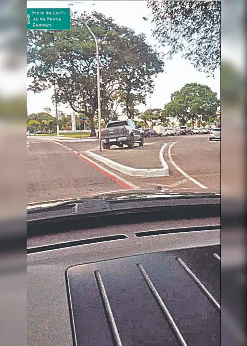 
          Imagem ilustrativa da imagem Esgoto lançado direto no mar
          