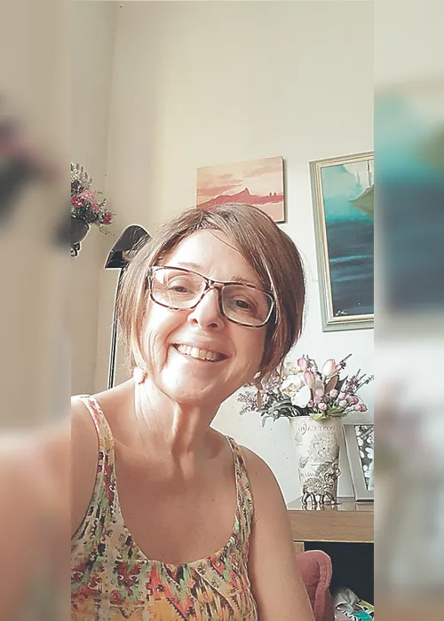 
          Imagem ilustrativa da imagem Camila Campos canta música de Anderson Freire
          