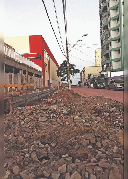 
          Imagem ilustrativa da imagem Poeira invade condomínio
          