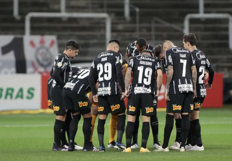 O Corinthians perdeu para o Atlético-GO