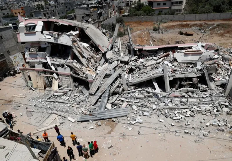 Destruição causada pelos ataques aéreos israelenses na cidade de Gaza, nesta quarta-feira