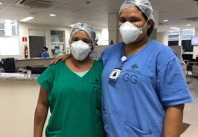 Mãe e filha estão juntas na linha de frente no Hospital Jayme Santos Neves
