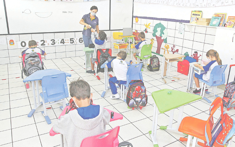 Alunos do 6º ao 9º ano de Vitória voltam às aulas (Foto: Leone Iglesias - 10/05/2021)