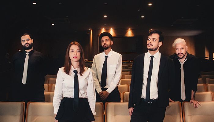 O clipe foi gravado no Palácio da Cultura Sônia Cabral, em preto e branco, e é carregado de subjetividade (Foto: Divulgação/Enyo Andrade)