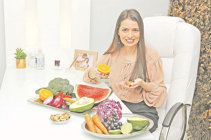 Bárbara Monteiro recomenda caprichar nas cores dos alimentos para obter benefícios necessários ao corpo (Foto: Fábio Nunes/AT)