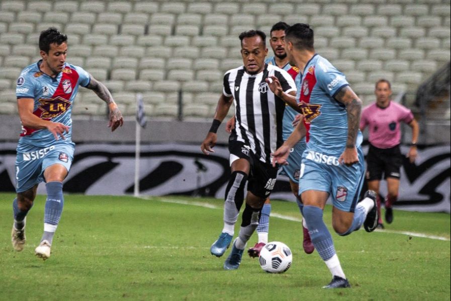 O Ceará e o Arsenal de Sarandí empataram sem gols (Foto: Felipe Santos/ Ceará SC/ Divulgação)