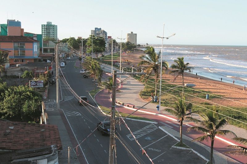 Em Jacaraípe, uma das preocupações é evitar o sombreamento da praia (Foto: Leone Iglesias/AT)