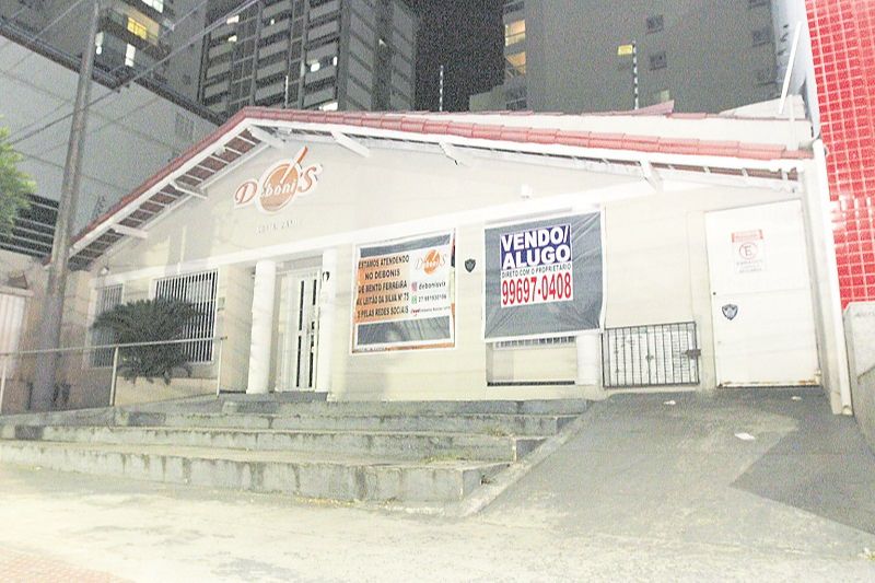 Restaurante na Praia do Canto fechou as portas, e Mário Deboni manteve apenas a unidade de Bento Ferreira (Foto: Dayana Souza/AT)