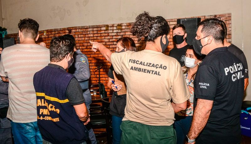 Evento foi interditado pela fiscalização da Prefeitura de Vitória (Foto: Leonardo Silveira / Divulgação-PMV)