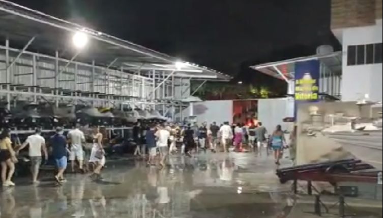 Fiscalização encerra festa clandestina em marina com cerca de 300 pessoas (Foto: Reprodução vídeo/Divulgação)