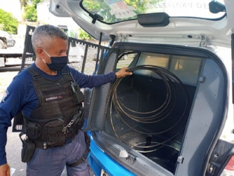 Guarda Municipal conseguiu recuperar fios de cobre que haviam sido furtados de imóvel em Bento Ferreira (Foto: Divulgação Semsu)