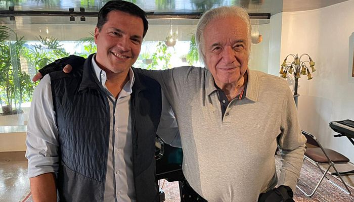 Boaventura e o maestro em live (Foto: Divulgação)