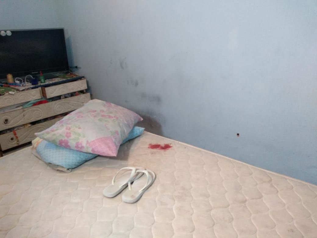 Vítima foi morta dentro de quarto, na frente da família (Foto: Fábio Nunes/ AT/ 12/05/2021)