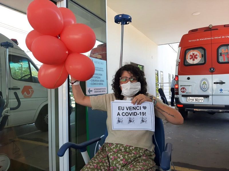Larissa Maestri recebeu alta no dia 12 de maio (Foto: Elisa Rangel)