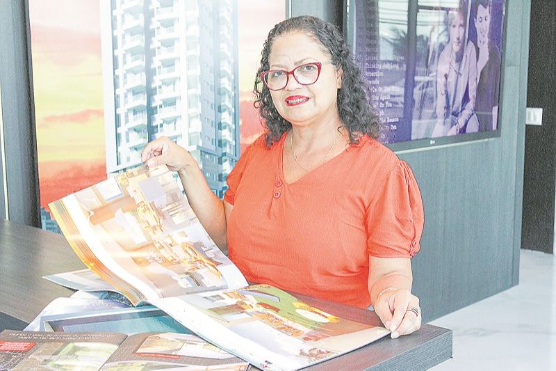 Aos 57 anos, a corretora de imóveis Glicéria de Souza Ribeiro está na expectativa de ser vacinada no próximo grupo por idade (Foto: Leone Iglesias/ AT)
