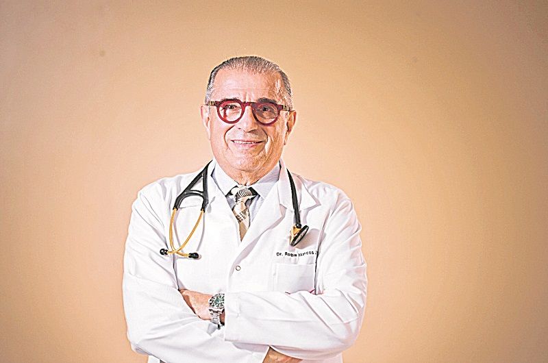"Passei a ver o paciente de forma diferente, a enxergá-lo como um todo. Não apenas um coração que dói”, diz Roque Marcos Savioli, cardiologista e escritor (Foto: )
