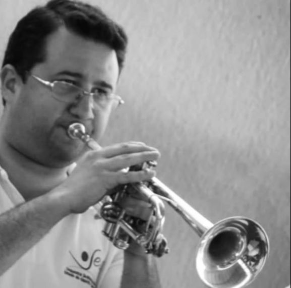 O músico Pacífico José dos Passos Júnior (Foto: Reprodução/ Instagram @orquestrasinfonicaes)