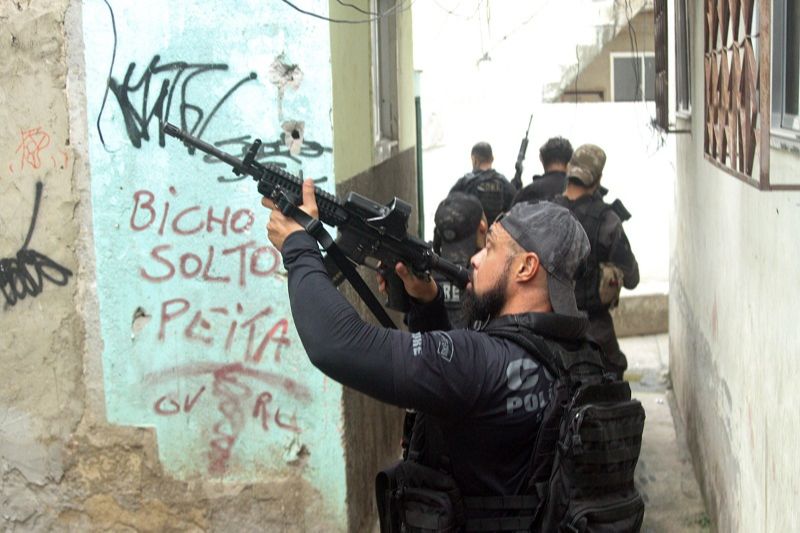 Operação realizada na favela do Jacarezinho, no Rio de Janeiro, deixa pelo menos 25 mortos (Foto: JOSE LUCENA/THENEWS2/ESTADÃO CONTEÚDO)