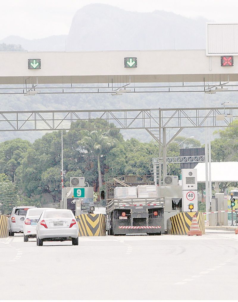 Praça de pedágio da BR-101: projeto prevê benefícios a usuários frequentes. (Foto: Jornal A Tribuna)
