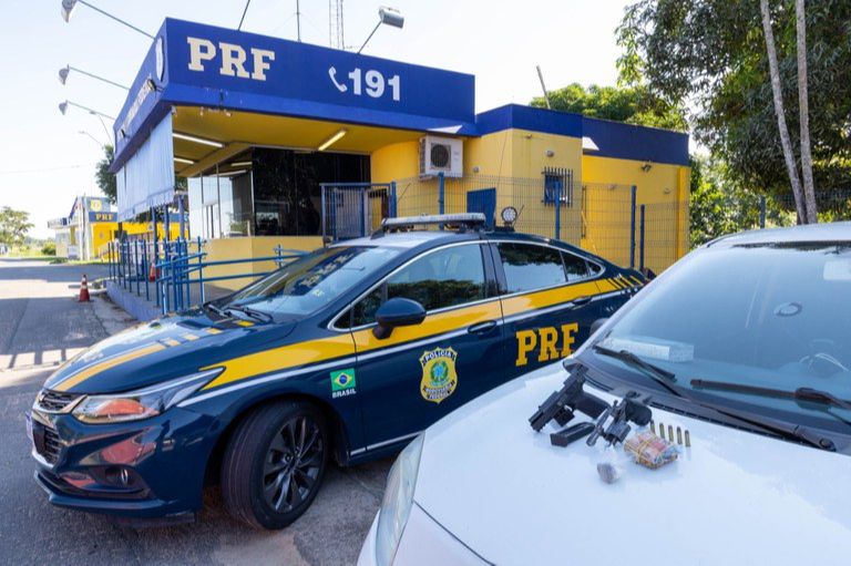 Presos liberados em saidinha temporária são detidos com armas no Norte do Estado (Foto: Polícia Rodoviária Federal)