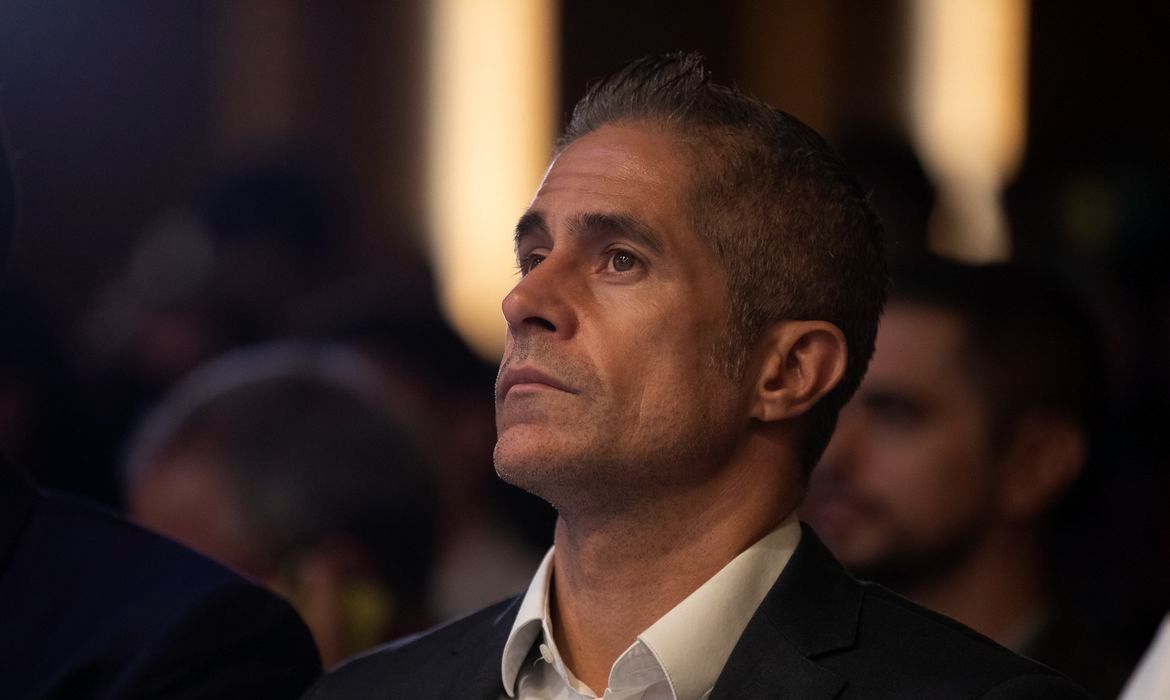 Técnico Sylvinho, do Corinthians (Foto: Lucas Figueiredo/ CBF/ Divulgação)