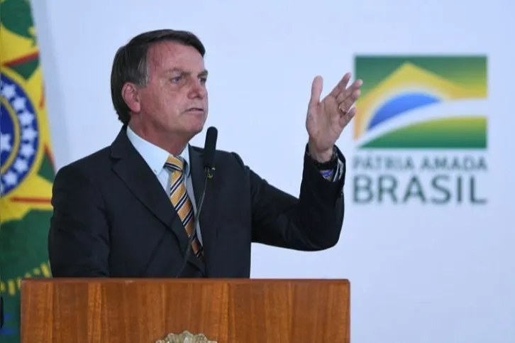 Bolsonaro diz que há 'um montão' de cadastros irregulares no Bolsa Família