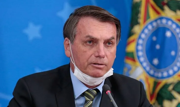 Imagem ilustrativa da imagem Bolsonaro diz que máscara não será mais obrigatória para vacinados e já infectados