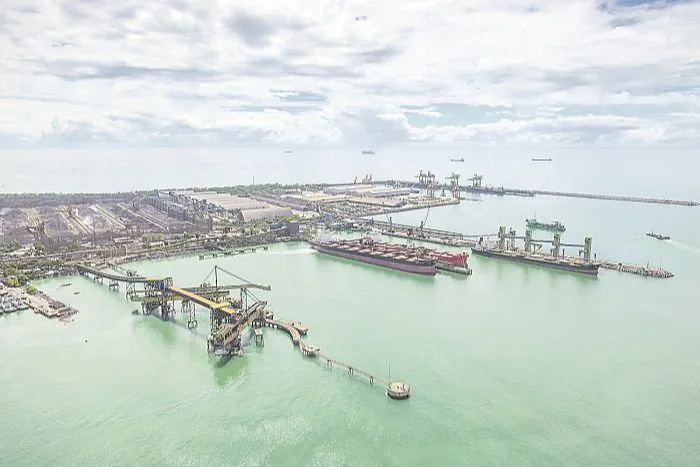 Imagem ilustrativa da imagem Fechamento de píer da Vale no Porto de Tubarão vai causar 300 demissões