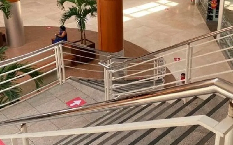 Imagem ilustrativa da imagem Cliente não aceita usar máscara, saca arma e ameaça funcionário de shopping em Vitória