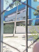 Imagem ilustrativa da imagem Poste torto com risco de queda