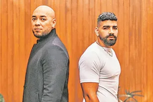 Imagem ilustrativa da imagem Ton Carfi canta com Dilsinho