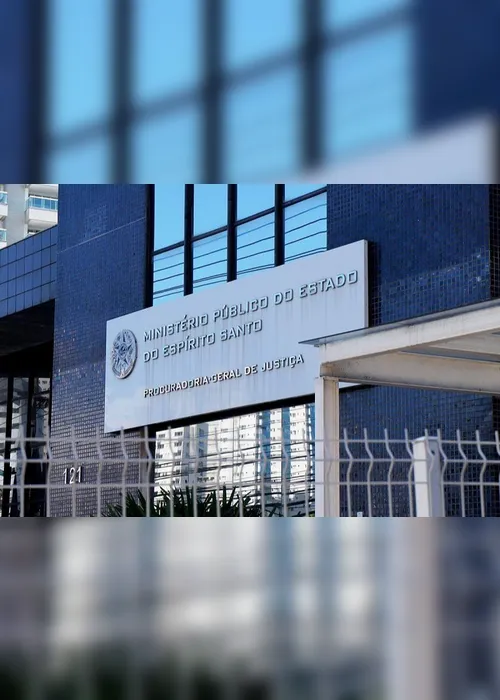 Imagem ilustrativa da imagem Advogada acusada de transmitir ordens de presidiários para facção é presa