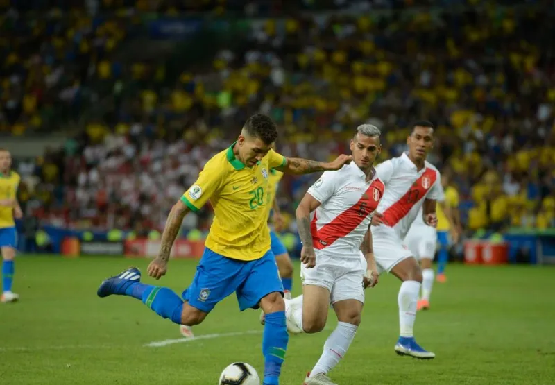 Brasil enfrenta seleção peruana