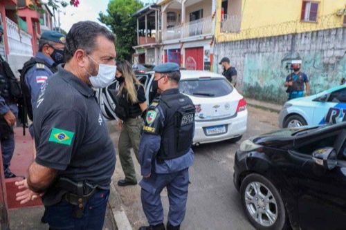 Polícia prendeu 31 suspeitos (Foto: Lucas Silva/Secom governo do Amazonas)
