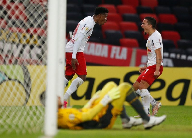 Bragantino superou o Flamengo por 3 a 2 no Maracanã (Foto: Ari Ferreira/ Divulgação/Twitter @RedBullBraga)