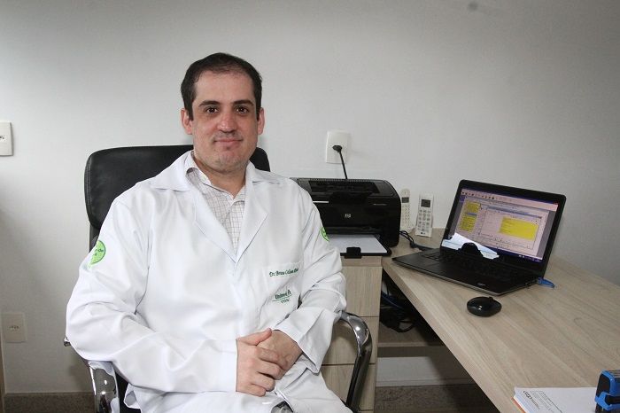 O otorrinolaringologista Bruno Caliman diz que o frio já provocou um aumento de 30% nas consultas (Foto: Antonio Moreira/AT)