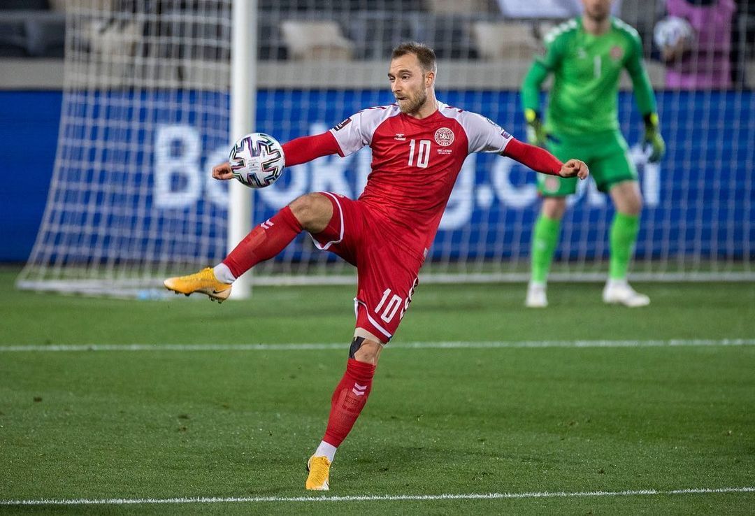 Eriksen teve mal súbito no final do primeiro tempo da partida (Foto: Reprodução / Instagram @chriseriksen8)