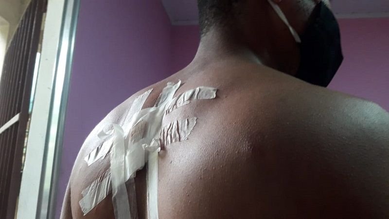 Família é rendida por bandidos e montador acaba baleado em Cariacica (Foto: Leonardo Bicalho/AT)