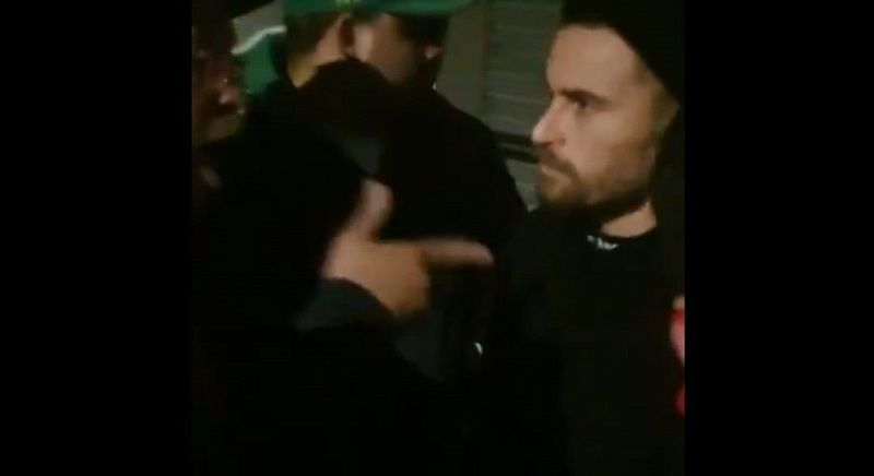 Lucas Lima, do Palmeiras, é cercado e criticado após participar de festa clandestina (Foto: Reprodução/Vídeo)