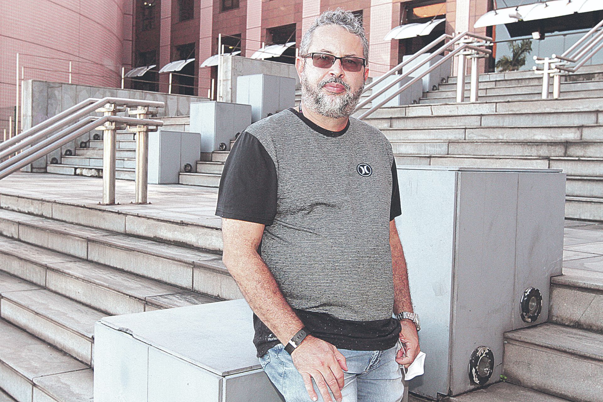 O professor Carlos Leonardo Campos teve sequelas após a doença (Foto: Kadidja Fernandes/at)