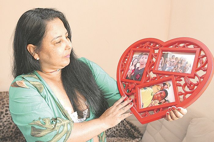 Maria Cristina aguarda notícias do filho Leony Henrique, que desapareceu em 2019 quando tinha 17 anos (Foto: Kadidja Fernandes/AT)