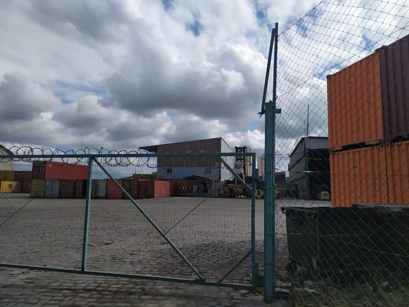 Empresa onde placa de granito caiu e matou um funcionário no bairro Nossa Senhora da Penha, em Vila Velha. (Foto: Júlia Afonso)