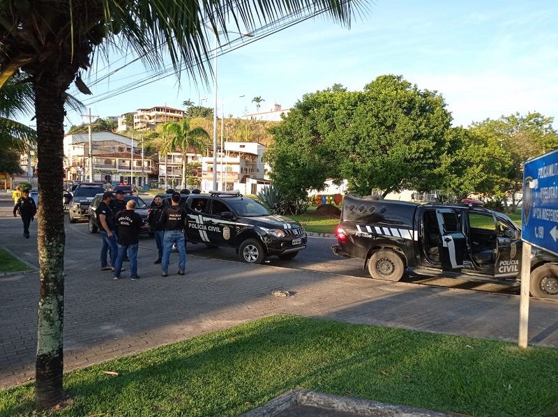 Polícia prende 11 acusados de integrar máfia de roubo de caminhões (Foto: Divulgação PC)